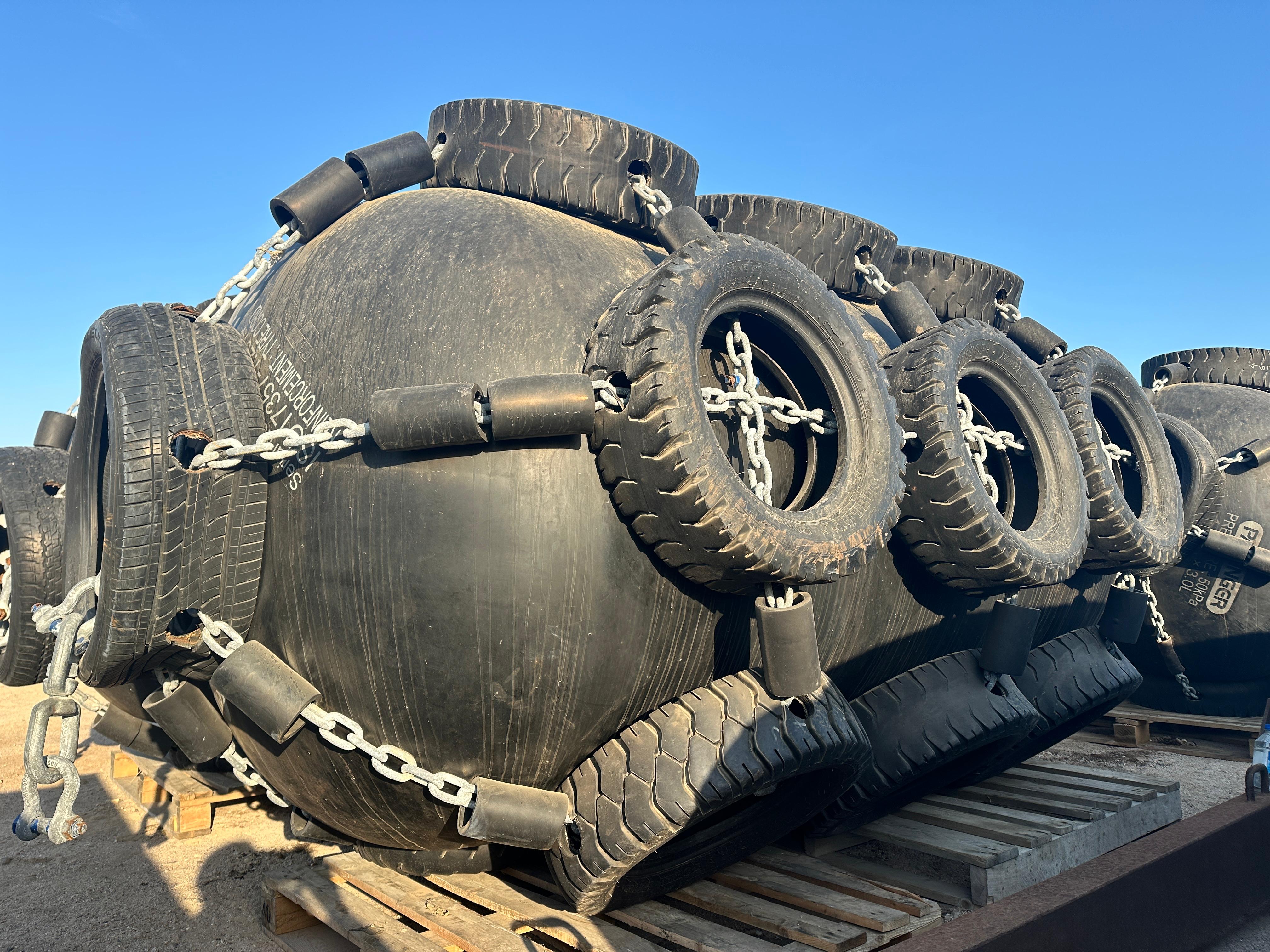 4565-marine-fenders_1